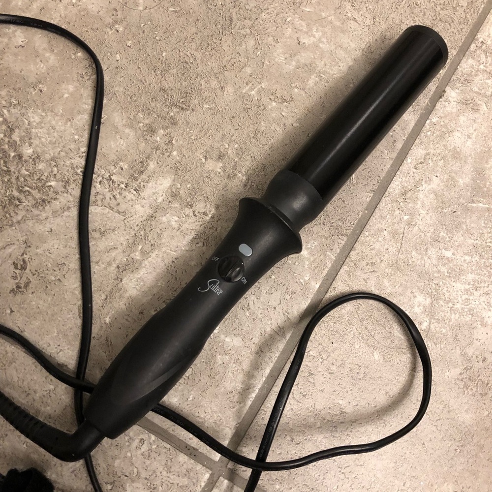 Sultry curling iron clipless